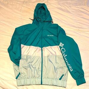 Columbia wind breaker